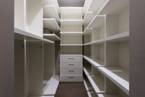 walk- in closet walk- in closet